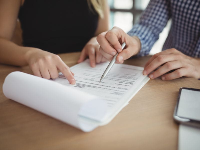 Alquilar tu piso por habitaciones de forma legal en España: contrato de gestión del alquiler
