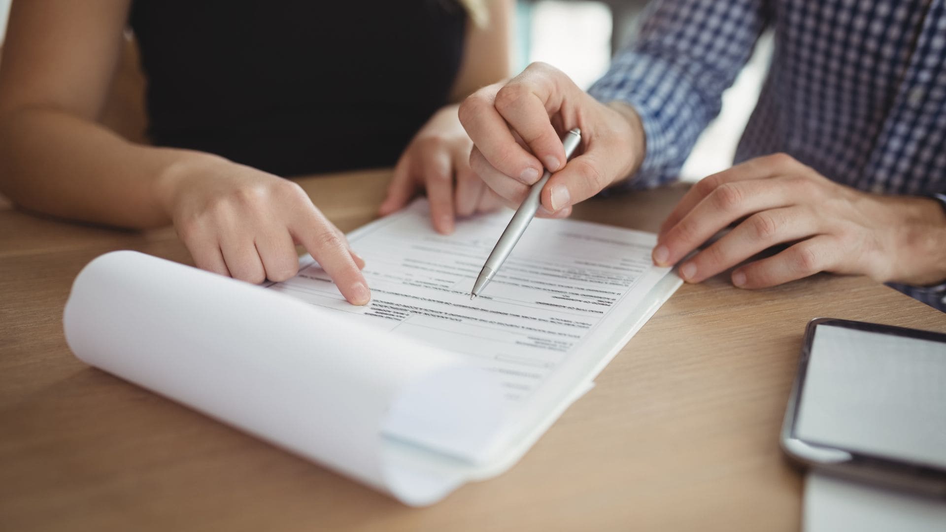 Firma de un contrato de alquiler de habitaciones conforme a la ley en España